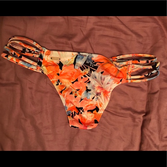 Victoria’s Secret Swimsuit - Picture 5 of 6